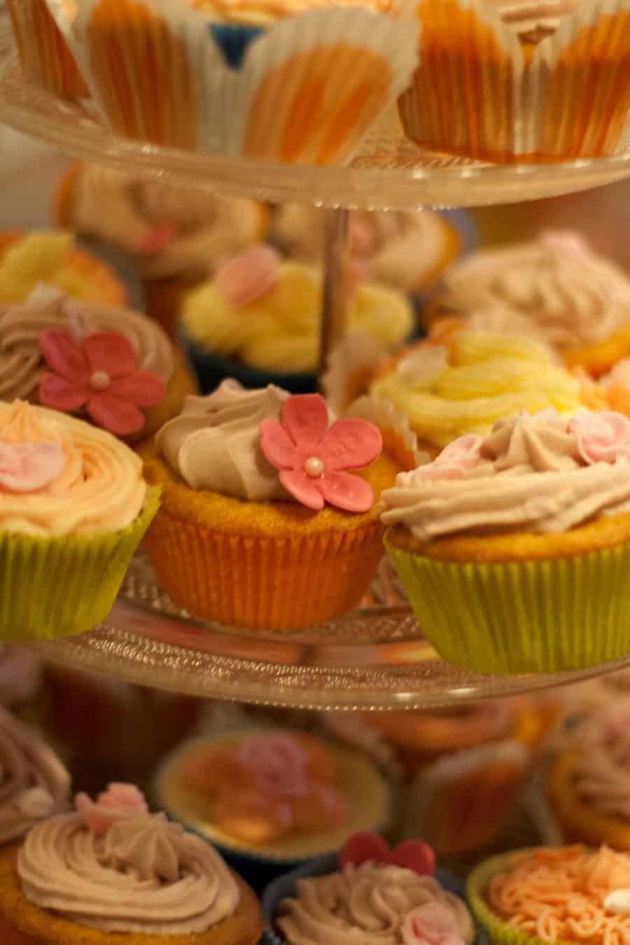 cupcakes auf etagere