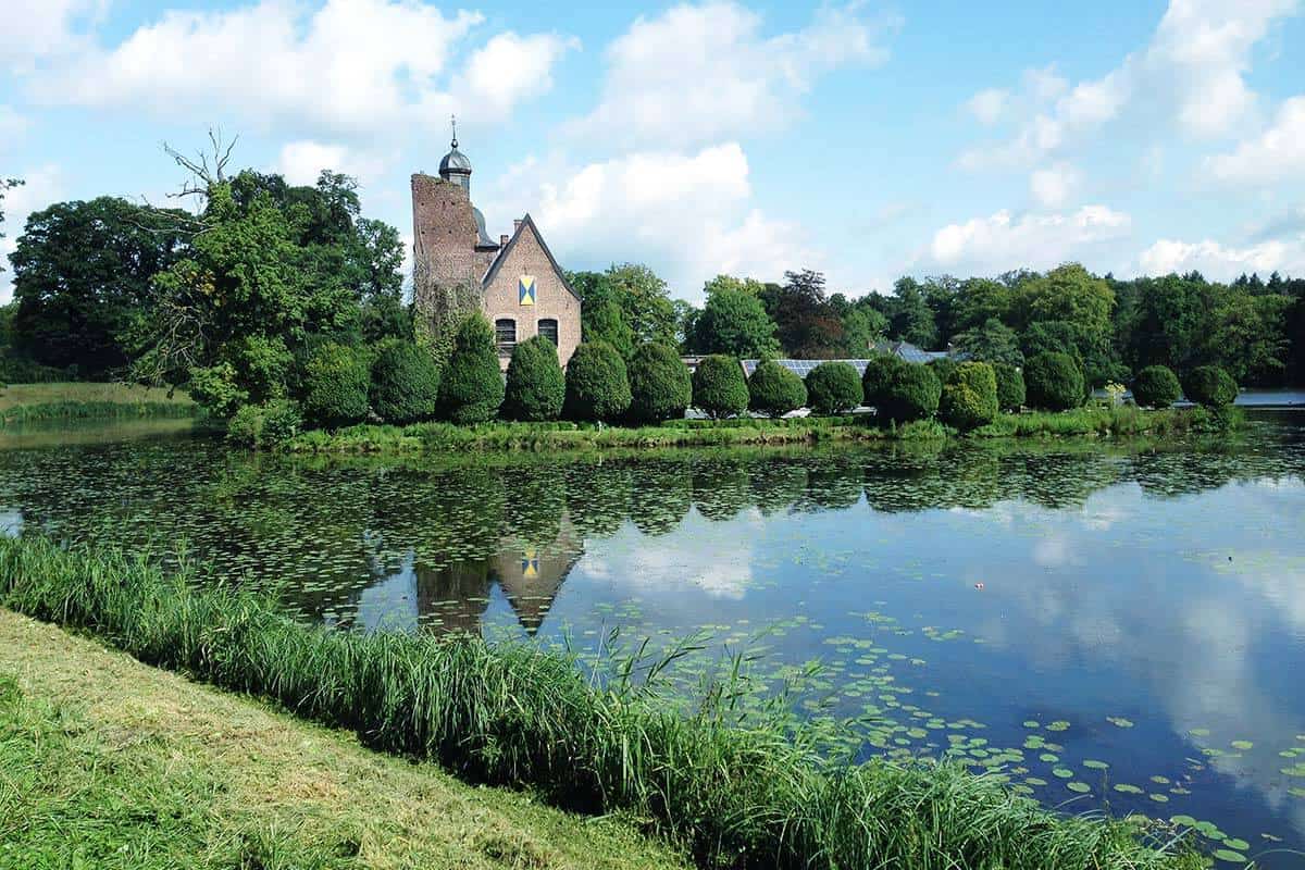Schloss von der Ölmühle