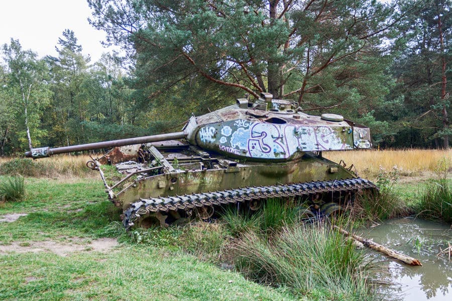 100 Panzer Im Wald Gefunden Lost place: Panzer mitten im Wald – helene.ninja